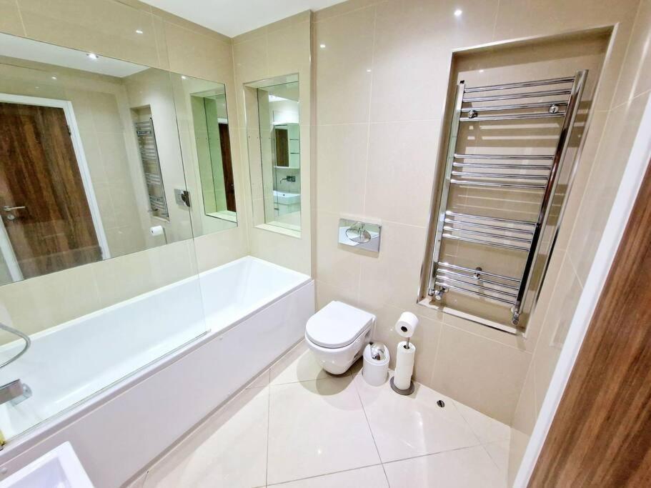 Modern Hyde Park Home With Private Entrance & Private Back Patio Near Bayswater & Paddington Stations Londra Esterno foto