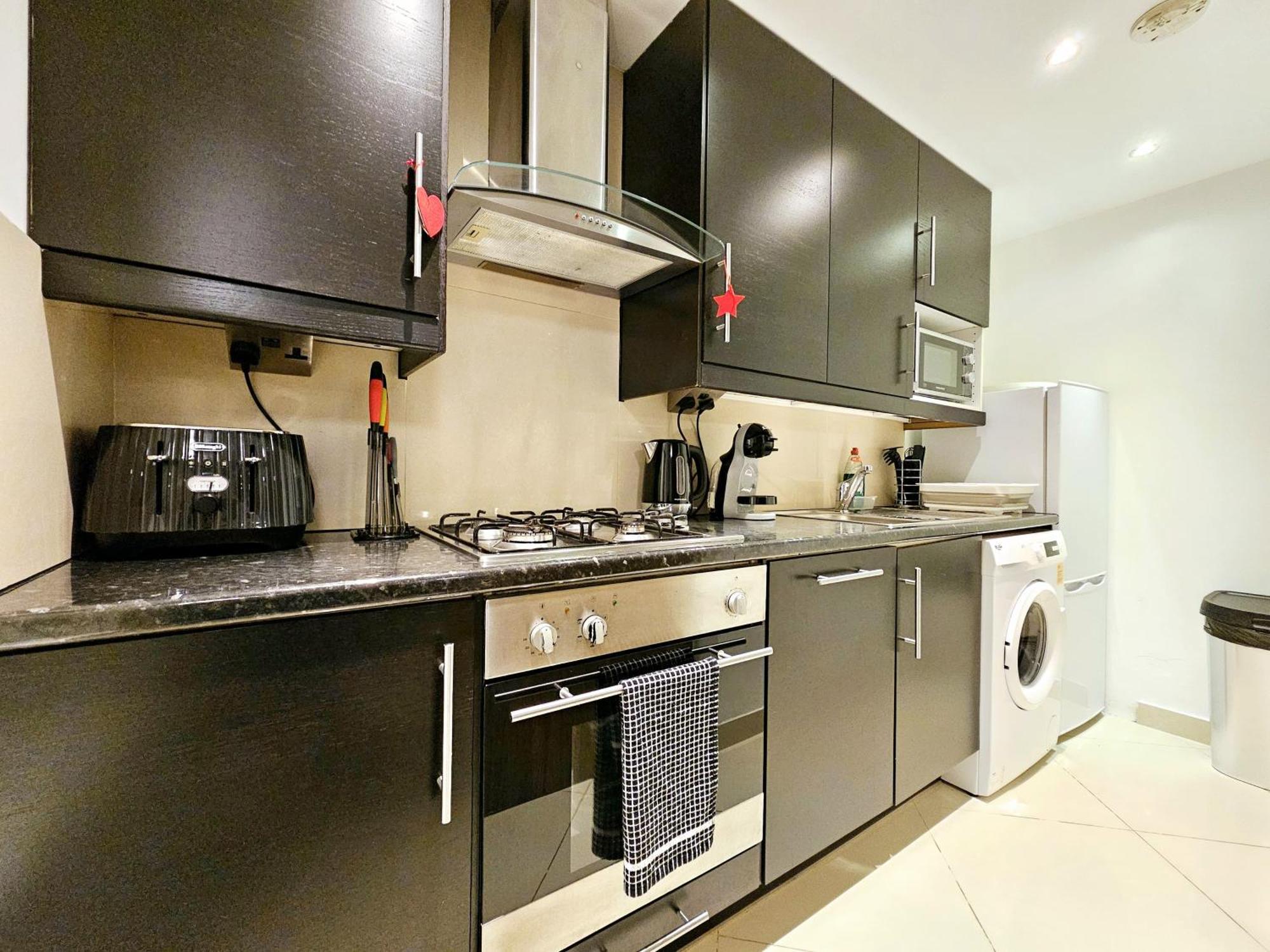 Modern Hyde Park Home With Private Entrance & Private Back Patio Near Bayswater & Paddington Stations Londra Esterno foto